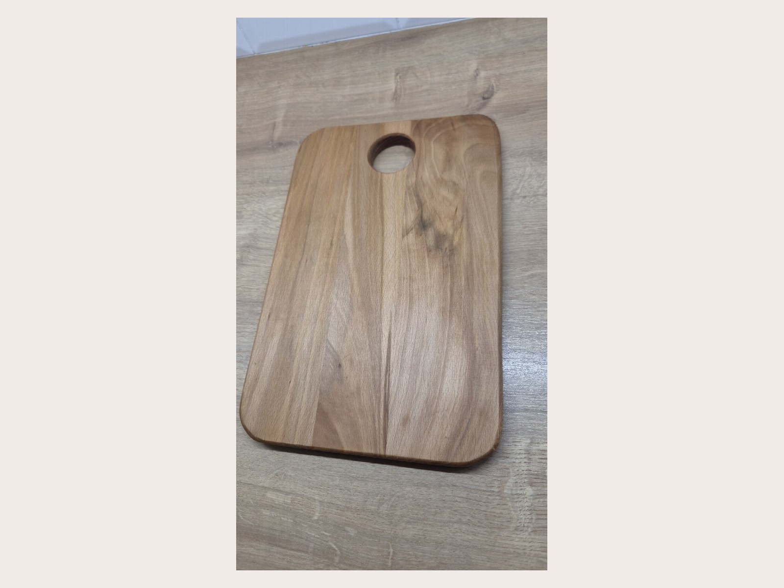 Deska bukowa z otworem, 33 × 21,5 cm